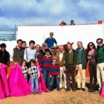 El ganadero y su familia rodeado de amigos en el día más importante. (FOTO: Fco.J.Campos)